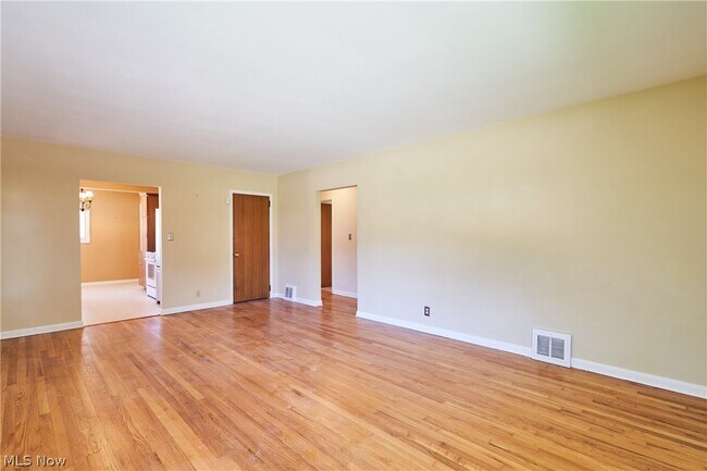 Building Photo - 2620 Mogadore Rd
