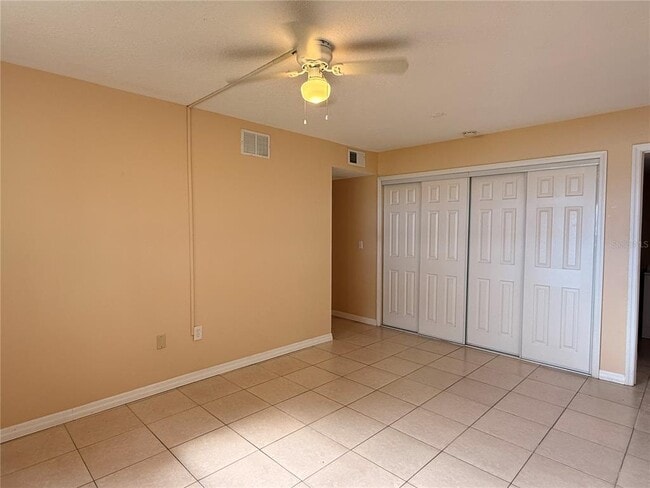 Building Photo - 934 N Lake Destiny Rd