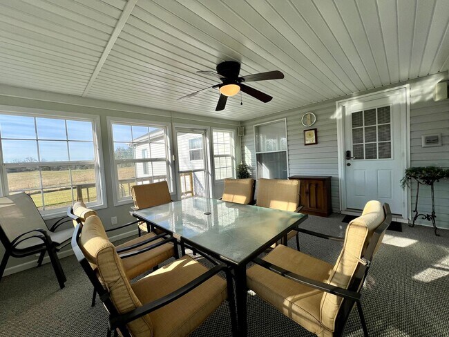 Building Photo - Fully Furnished and Utilities Included!