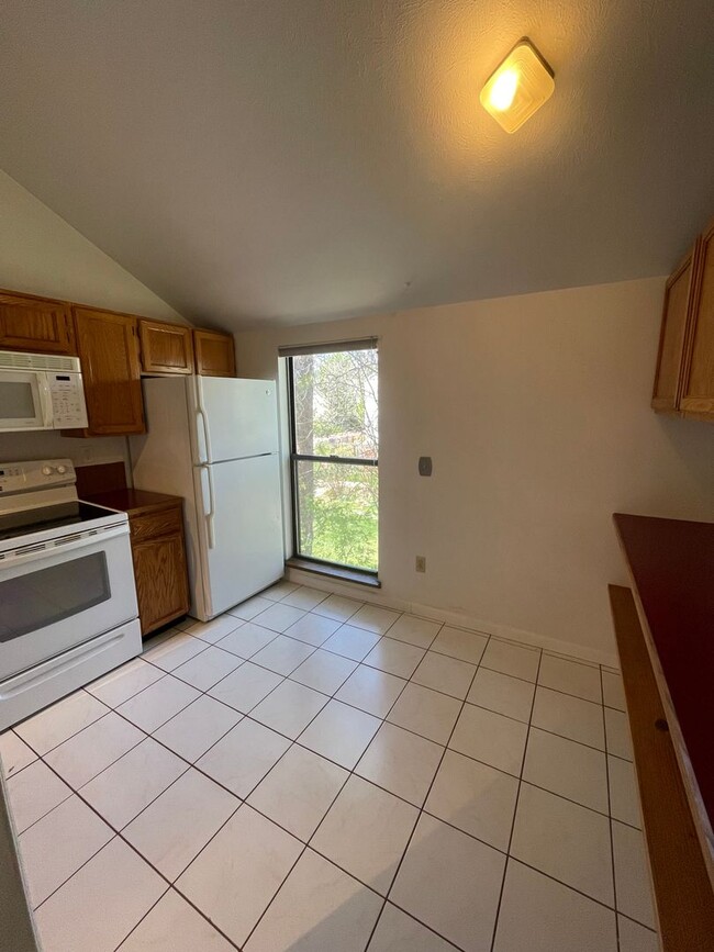 Building Photo - BEAUTIFUL 2 Bed 1 Bath Condo in Boulder