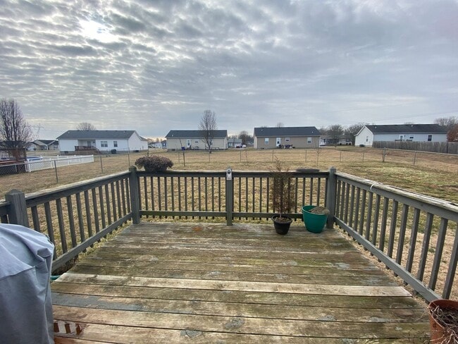 Building Photo - 3 Bed/2 Bath Home with 2 Car Garage
