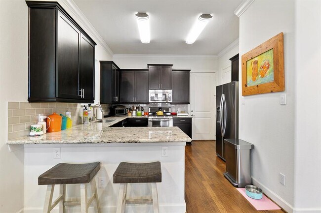 Building Photo - 5633 Petty St