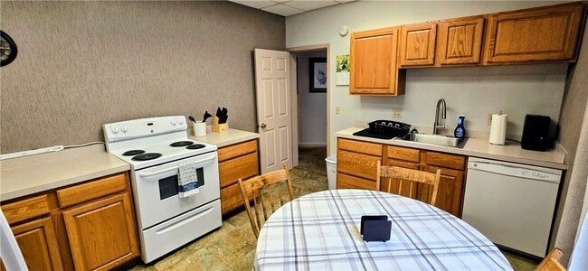 Building Photo - 315 Laurens St