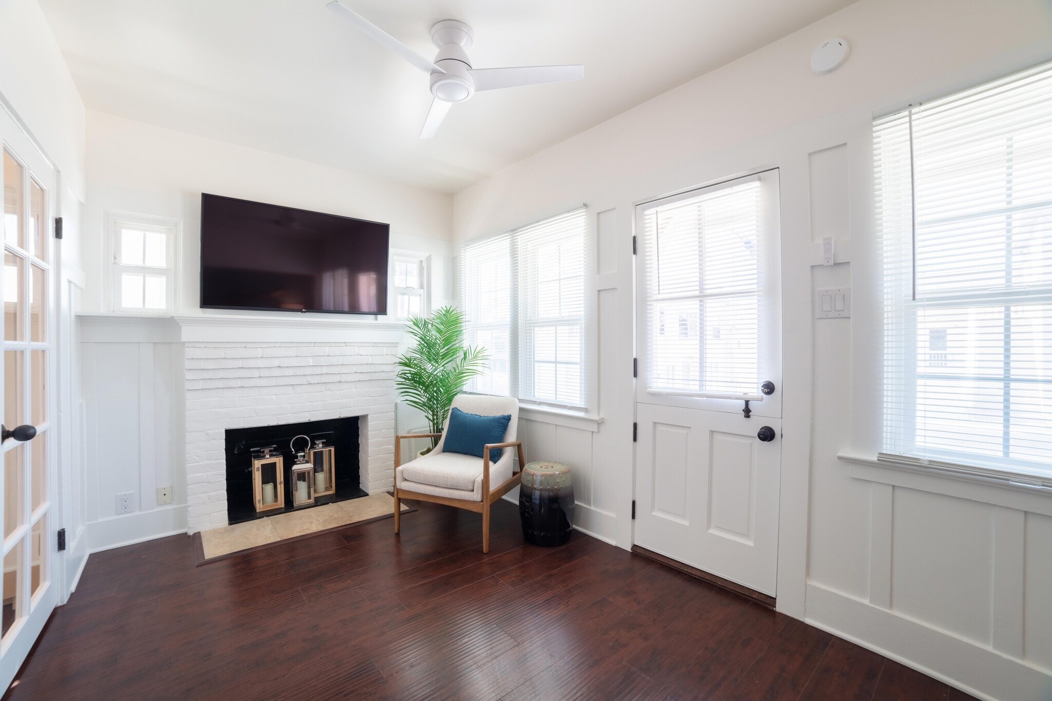 Building Photo - 2920 Manhattan Ave