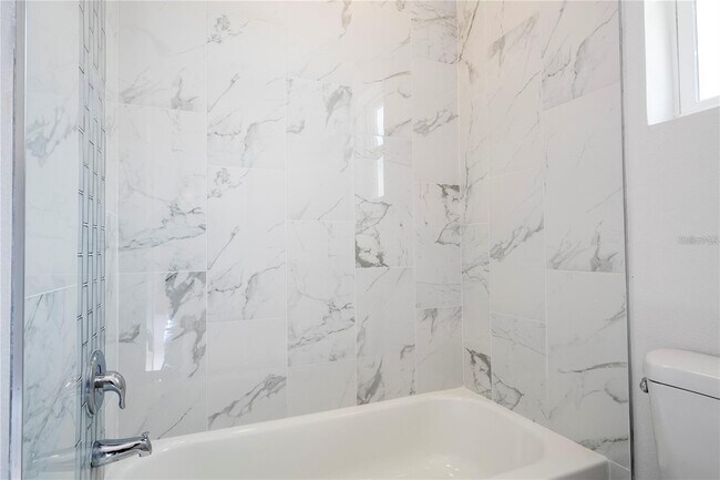 Building Photo - 873 Colville Dr