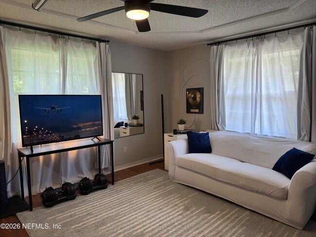 Building Photo - 1800 Castille Dr