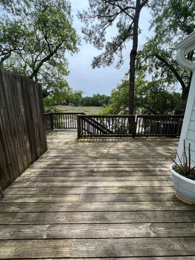 Building Photo - 2 bed / 2 bath townhome in Pelican Cove