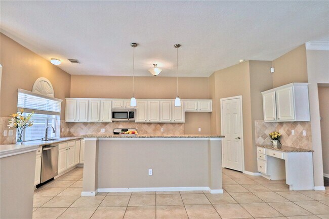 Building Photo - 4530 Springfield Lakes St