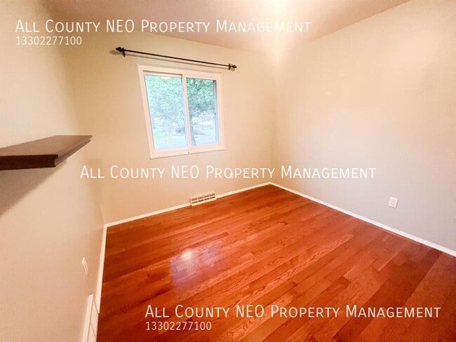 Building Photo - 8988 Birchwood Dr