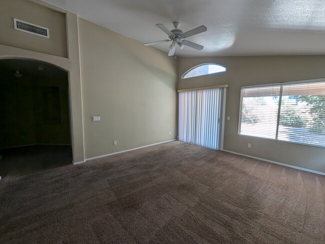 Building Photo - North Phoenix 3 bedroom with 2-car garage