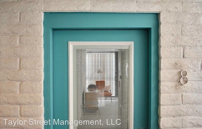 Building Photo - 328 E Willetta St