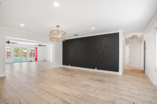 Building Photo - 4215 Roosevelt St