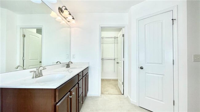 Building Photo - 436 Fieldview Ln