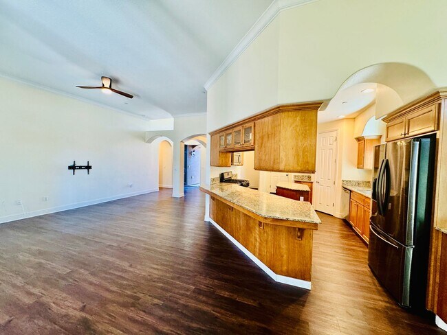 Building Photo - Beautiful 3 Bedroom 2 Bath Home in Los Banos FOR RENT!