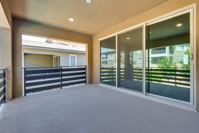 Building Photo - Luxury Summerlin North Home with Private Pool
