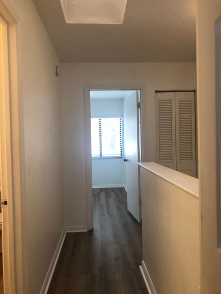 Building Photo - 807 SW 60th Ter