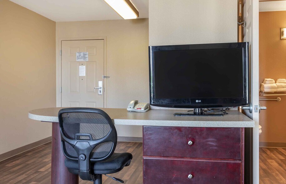 Building Photo - Furnished Studio-Dallas - Plano