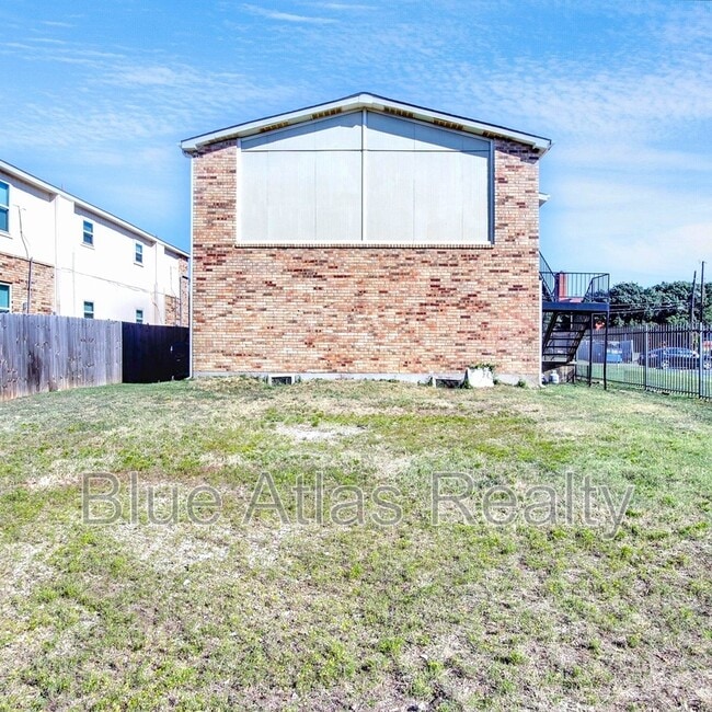 Building Photo - 2706 W Colorado Blvd
