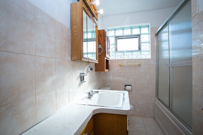 Building Photo - 8729 N Wisner St