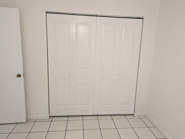 Building Photo - 3600 SW 23rd St