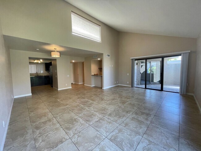 Building Photo - COMING SOON!!! LOVELY 2 Bed/2 Bath Condo Across From The River!!!
