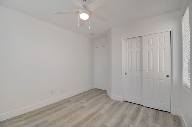 Building Photo - BEAUTIFUL 2 STORY SINGLE FAMILY HOME WITH 3 BEDROOMS AND 2.5 BATHS LOCATED IN SOUTHWEST