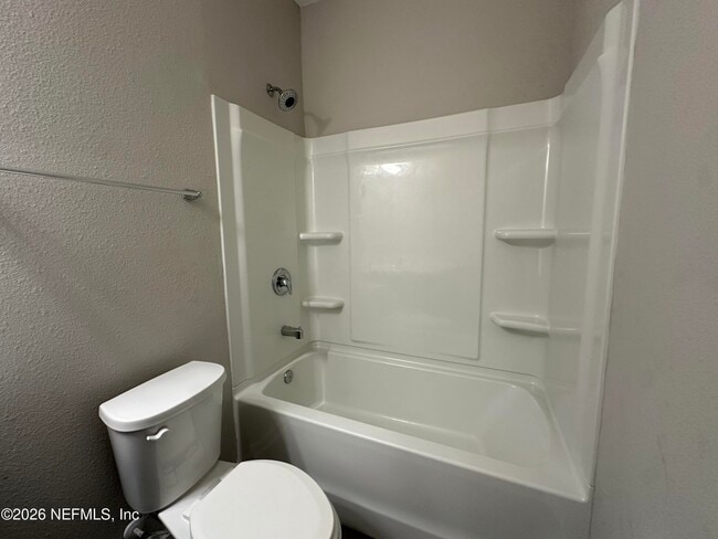 Building Photo - 61 Pinebury Ln