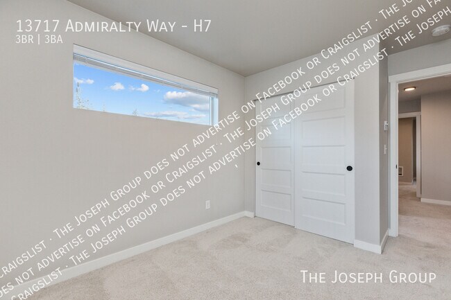 Building Photo - 13717 Admiralty Way