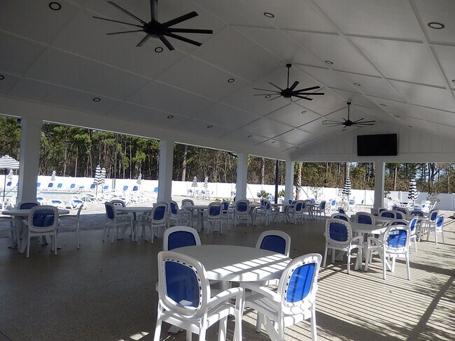 Building Photo - Canopy Modern NE 3/2.5 w/ Stainless Steel ...