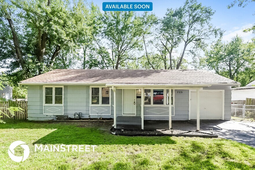 Primary Photo - 705 W Marcia Ave