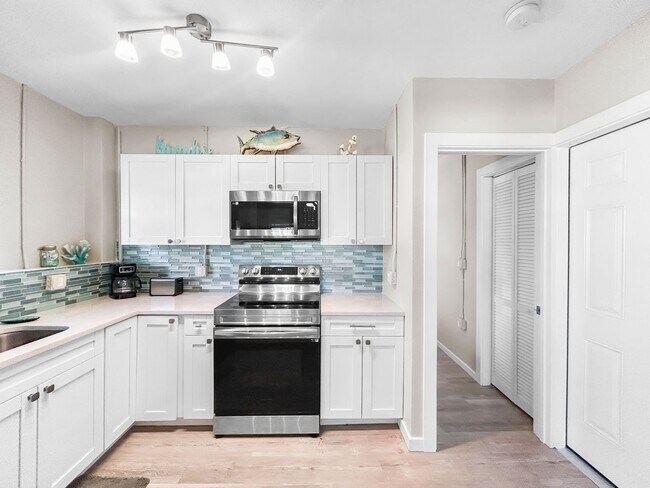 Building Photo - 14135 Palm St