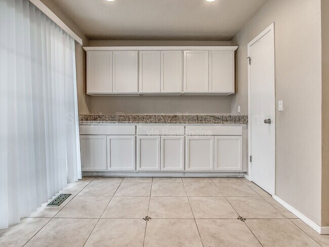 Building Photo - 10824 Admiral Dr