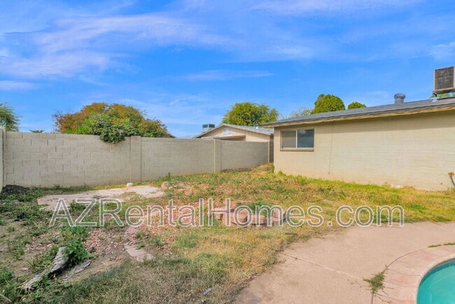 Building Photo - 1891 E Dunbar Dr