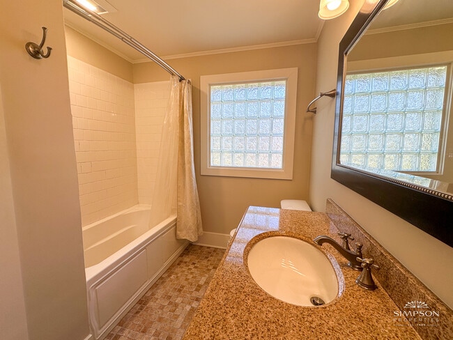 Building Photo - 1943 Townsend Ave