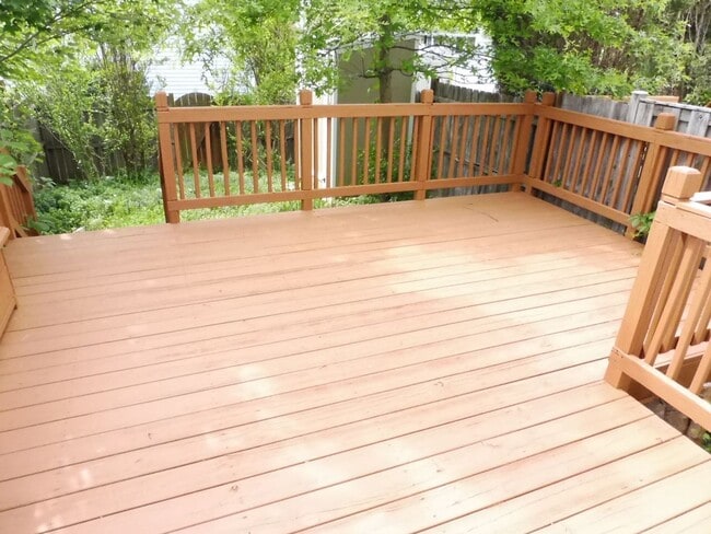 Building Photo - Spacious Townhome in Gaithersburg