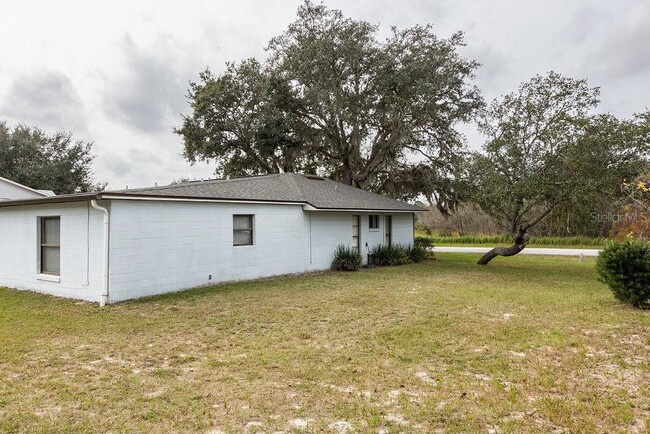 Building Photo - 155 Bluefield Ave