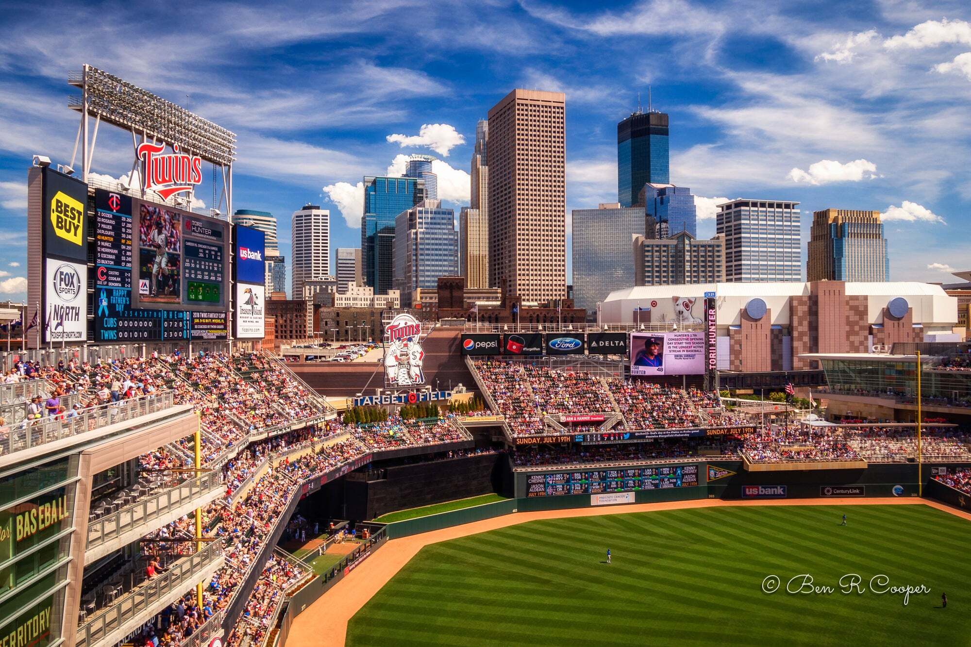 Minutes to Target Field - 3230 Lyndale Ave N