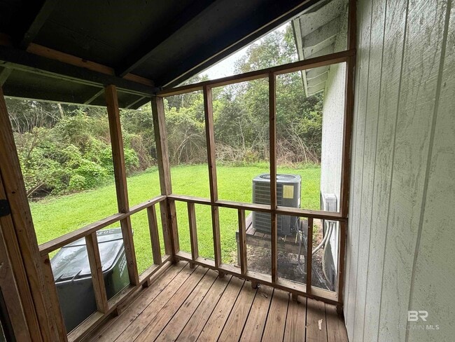 Building Photo - 8853 Wellsworld St