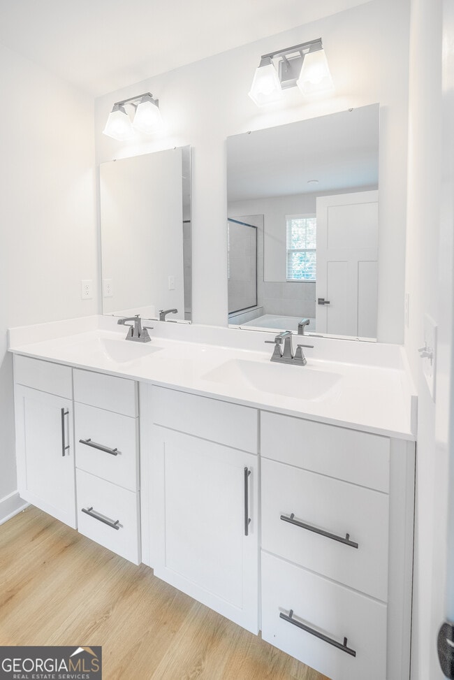 Building Photo - 533 Daffodil Ln