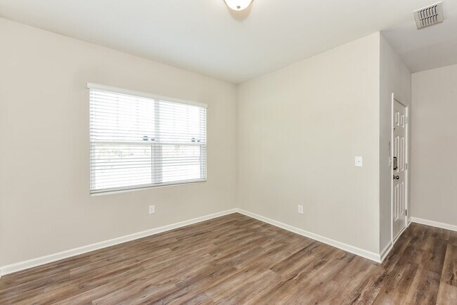 Building Photo - 3765 Place Dr