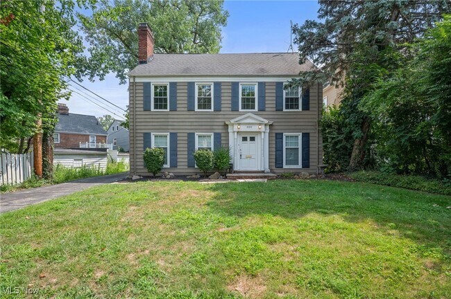 Building Photo - 3595 Glencairn Rd