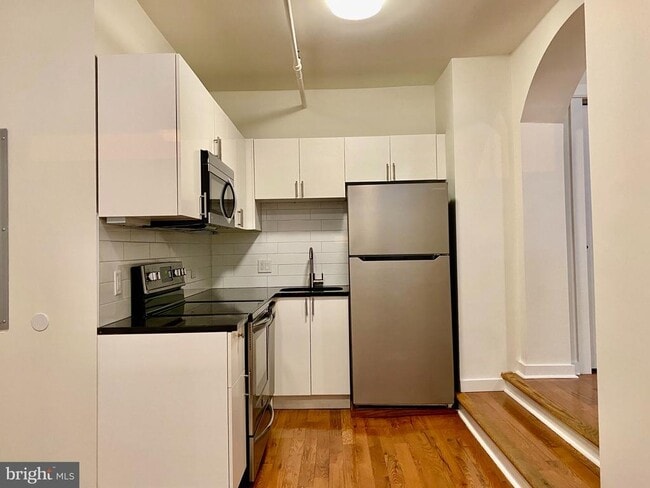 Building Photo - 1300 Spruce St