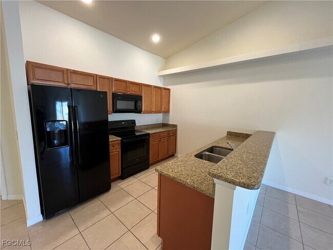 Building Photo - 1625 SW 34th St