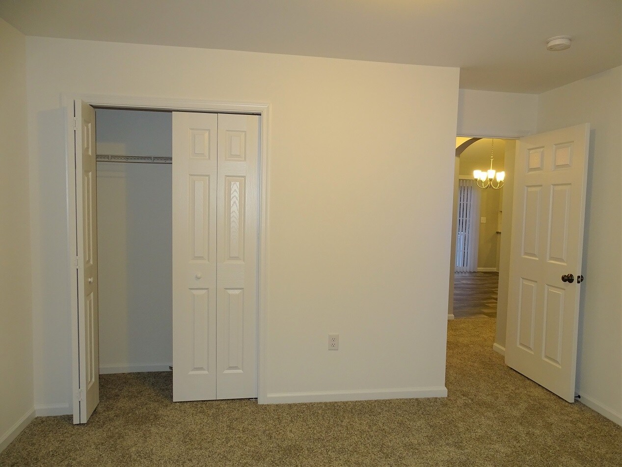 Building Photo - 207 Abbey Ln