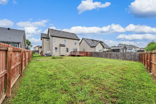 Building Photo - Wonderful 2-story home close to Ft. Campbell