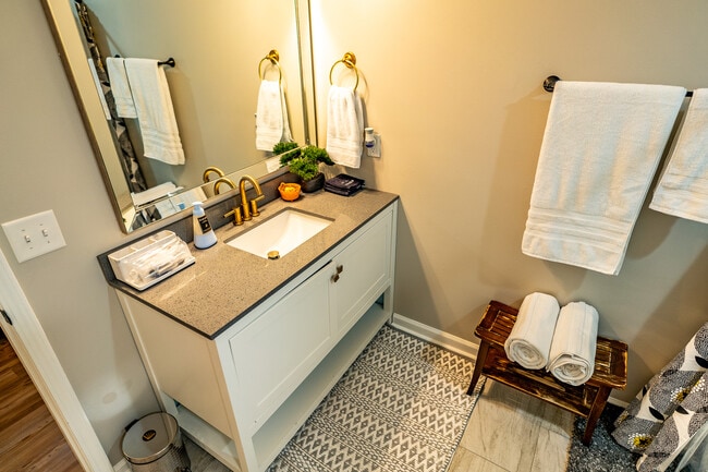 Building Photo - 1146 Pierce St