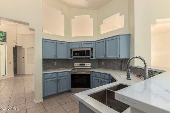 Building Photo - 4734 N Brookview Terrace