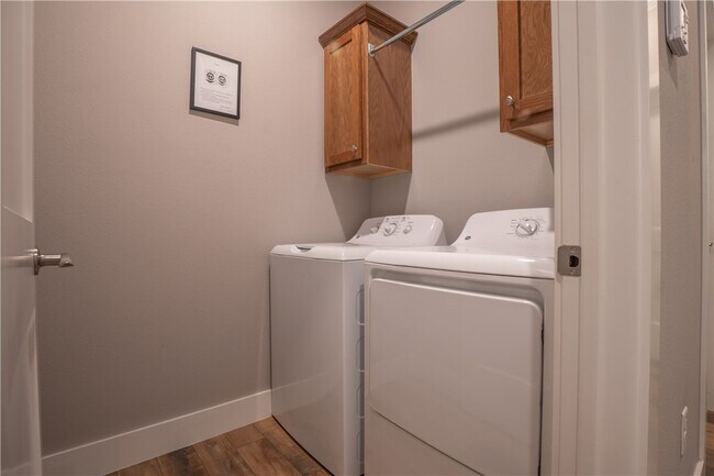 Building Photo - 1723 Booker Cir