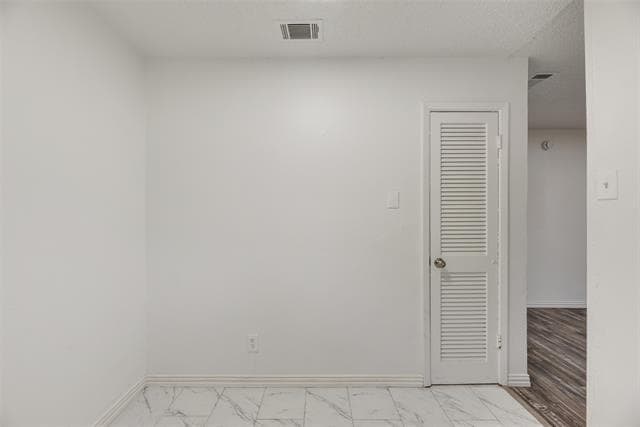 Building Photo - 506 N Elm St