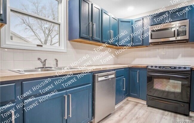 Building Photo - 30 Cedar St